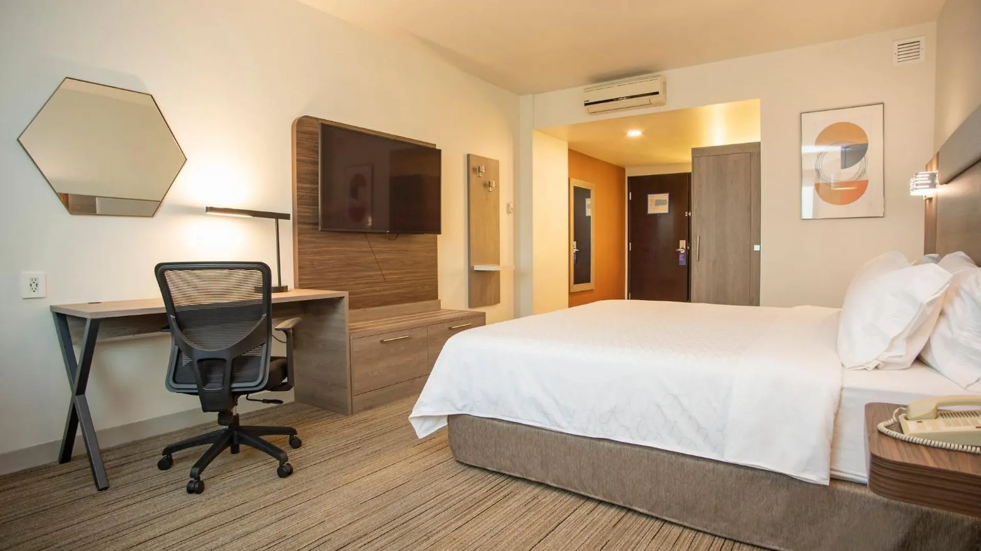 Holiday Inn Express Guadalajara Iteso By Ihg Zapopan 3*,
