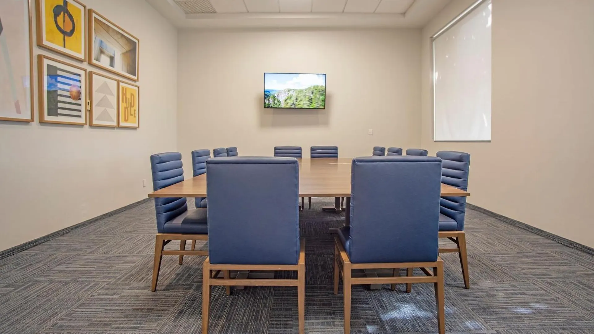 Holiday Inn Express Guadalajara Iteso By Ihg Zapopan 3*,